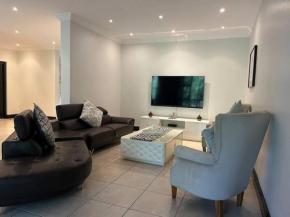 5 Bedroom Luxury Zimbali Villa